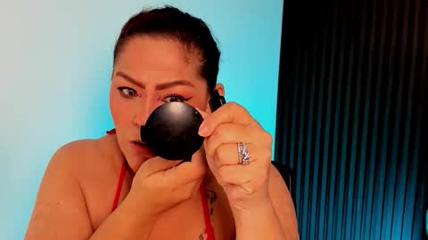 Snapshot of aliyahsstone chatting on November 1, 12:18 pm Aliyahs stone online show from November 1, 12:18 pm