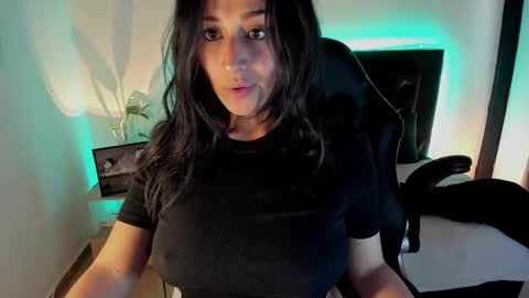 Snapshot of alizee__ chatting on March 10, 6:23 pm Alizee online show from March 10, 6:23 pm