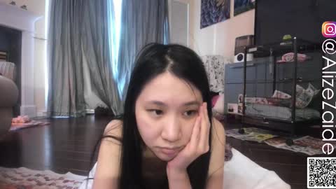 Alize Zaide online show from November 10, 9:36 pm