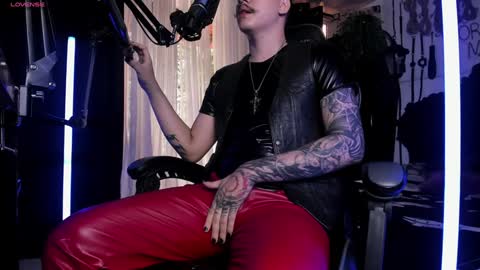   online show from December 14, 6:52 pm