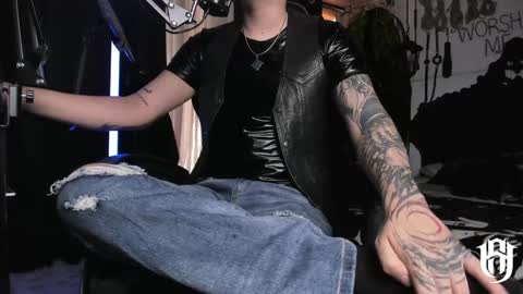   online show from January 1, 4:39 pm