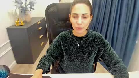 Snapshot of allayerty chatting on November 12, 11:54 am allayerty online show from November 12, 11:54 am