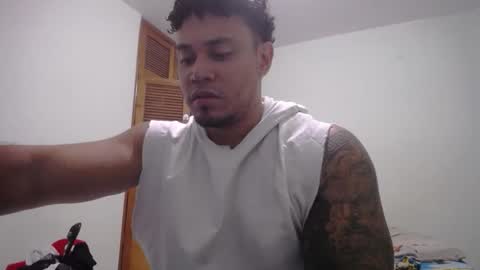 Snapshot of allen_ferrer10 chatting on May 7, 3:12 am allen_ferrer10 online show from May 7, 3:12 am