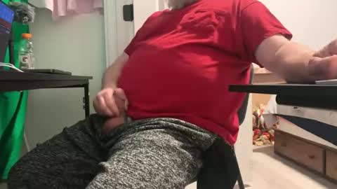 Allergictolove online show from December 1, 5:51 pm