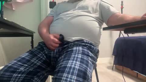 Allergictolove online show from April 20, 3:04 pm