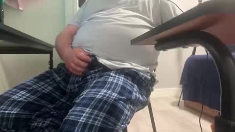 Allergictolove online show from April 22, 1:30 am