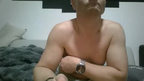 Snapshot of alles594462 chatting on October 1, 3:01 am alles594462 online show from October 1, 3:01 am