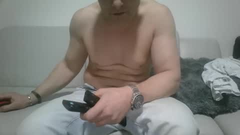 Snapshot of alles594462 chatting on February 2, 12:53 am alles594462 online show from February 2, 12:53 am