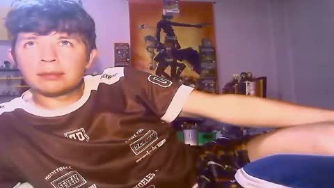 Snapshot of allex14141414xd chatting on December 14, 7:03 am allex14141414xd online show from December 14, 7:03 am