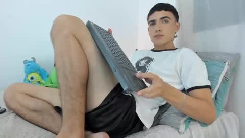 Snapshot of allexserrano chatting on December 5, 2:53 am Allex online show from December 5, 2:53 am