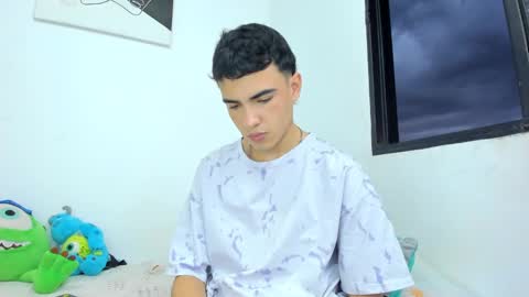 Snapshot of allexserrano chatting on December 6, 10:52 pm Allex online show from December 6, 10:52 pm