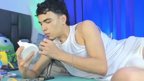 Snapshot of allexserrano chatting on March 5, 10:11 am Allex online show from March 5, 10:11 am