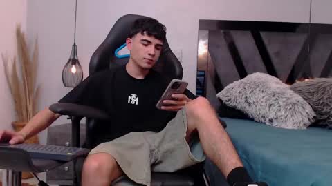 Snapshot of allexserrano chatting on October 16, 1:39 am Allex online show from October 16, 1:39 am