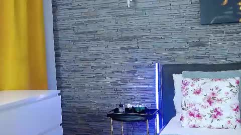 Snapshot of alliana_joy chatting on August 4, 4:48 am Alliana online show from August 4, 4:48 am