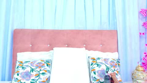 Snapshot of alliciakim chatting on November 15, 7:10 pm Allicia online show from November 15, 7:10 pm