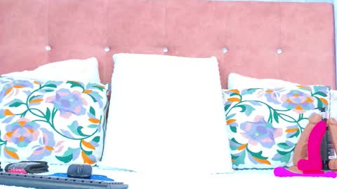 Snapshot of alliciakim chatting on November 18, 7:18 pm Allicia online show from November 18, 7:18 pm