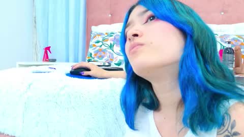 Snapshot of alliciakim chatting on November 19, 7:25 pm Allicia online show from November 19, 7:25 pm