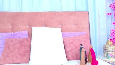 Snapshot of alliciakim chatting on November 29, 7:28 pm Allicia online show from November 29, 7:28 pm