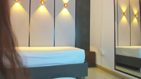 A L L I E online show from September 13, 2:11 am