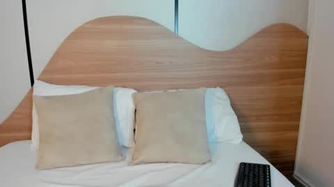 A L L I E online show from September 14, 3:05 am