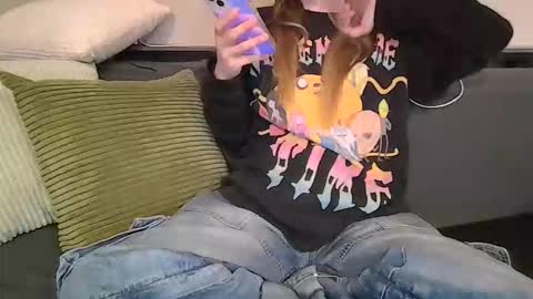 alliebearx online show from April 24, 3:09 am