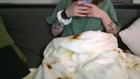 Snapshot of alliebearx chatting on May 1, 5:01 am alliebearx online show from May 1, 5:01 am