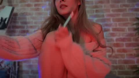 Allie online show from December 11, 9:30 am