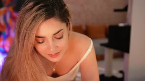 Allie online show from February 19, 1:50 pm