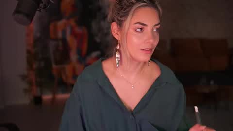 Allie online show from November 18, 5:56 am