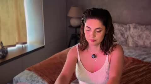 Snapshot of alliesynns chatting on June 25, 12:09 pm Allie online show from June 25, 12:09 pm