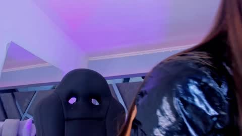    online show from January 8, 10:37 am