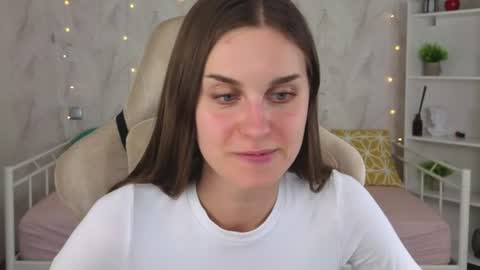 Snapshot of allison__bell chatting on August 9, 3:34 am Alison online show from August 9, 3:34 am