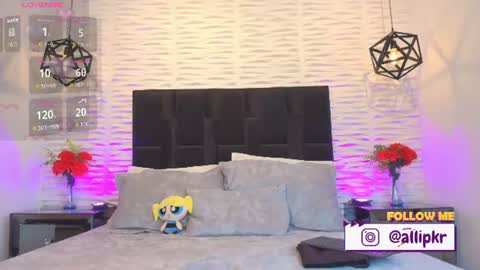 Snapshot of allison_parker1_ chatting on June 21, 2:19 pm allison_parker1_ online show from June 21, 2:19 pm