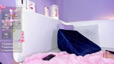 Snapshot of allison_peach chatting on June 14, 2:24 am Alisson online show from June 14, 2:24 am