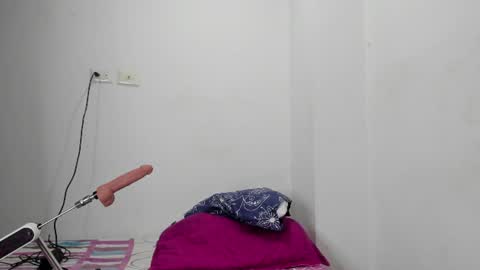 AllisonJustin online show from August 5, 4:04 am