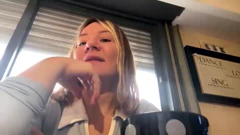 Snapshot of allisonlove2 chatting on May 31, 2:57 pm allisonlove2 online show from May 31, 2:57 pm