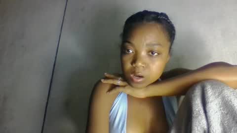 Snapshot of allizida01 chatting on May 14, 4:14 pm allizida01 online show from May 14, 4:14 pm