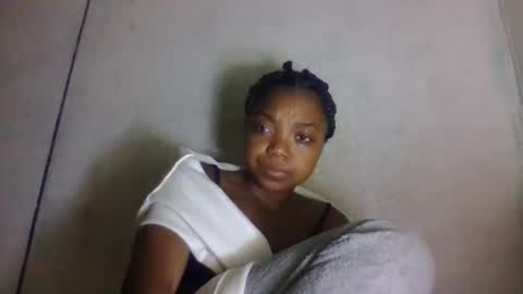Snapshot of allizida01 chatting on May 16, 2:19 am allizida01 online show from May 16, 2:19 am