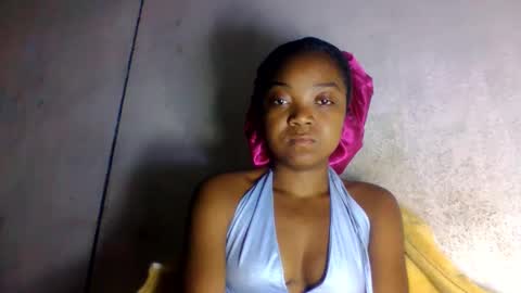 Snapshot of allizida01 chatting on May 22, 10:37 pm allizida01 online show from May 22, 10:37 pm
