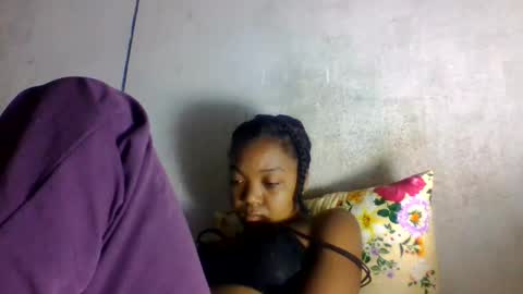 Snapshot of allizida01 chatting on May 28, 7:27 am allizida01 online show from May 28, 7:27 am
