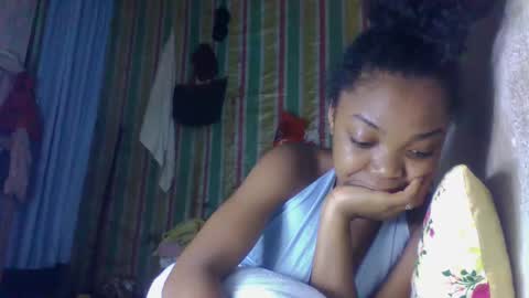 Snapshot of allizida01 chatting on May 28, 7:44 pm allizida01 online show from May 28, 7:44 pm