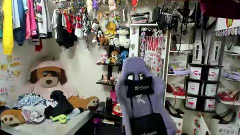 Snapshot of allsson_miller chatting on July 21, 11:01 am allsson_miller online show from July 21, 11:01 am