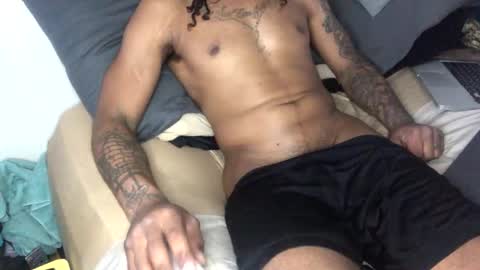 Snapshot of allthewayup10 chatting on January 5, 11:15 am allthewayup10 online show from January 5, 11:15 am