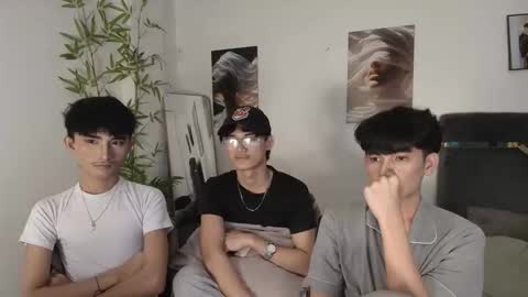Snapshot of alluring_alpha chatting on May 19, 8:15 pm kim and josh online show from May 19, 8:15 pm
