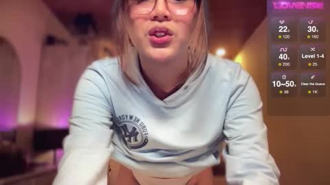 Snapshot of alluringallison chatting on January 10, 7:54 am Allison online show from January 10, 7:54 am