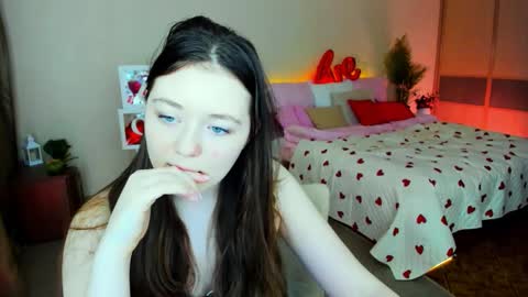 alluringeyess online show from February 14, 6:43 am