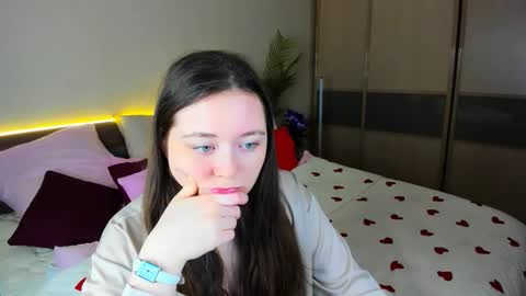 alluringeyess online show from March 15, 11:27 am