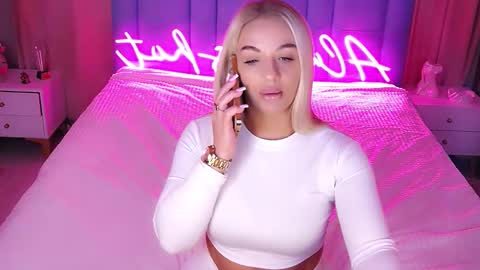 AlwaysHot online show from November 21, 2:32 am