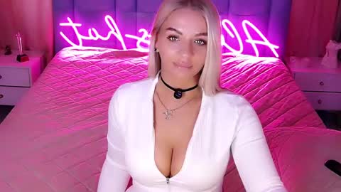 AlwaysHot online show from March 4, 2:17 am