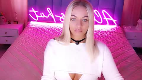 AlwaysHot online show from March 21, 3:55 am